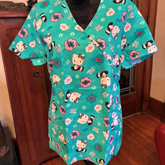 "Sanrio, Hello Kitty" scrub top, M, short sleeve, Excellent, used condition - Picture 2 of 10